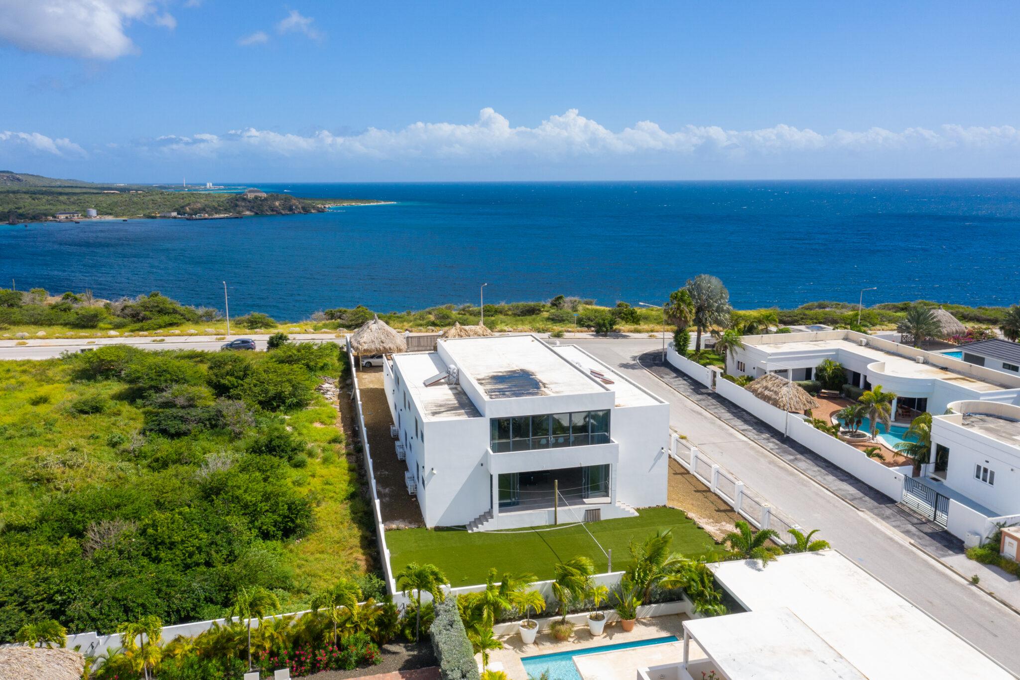 Discover Vista Royal: Curacao’s Pinnacle of Luxury Living