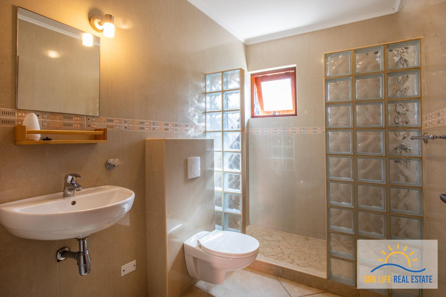 House for sale in Vista Royal