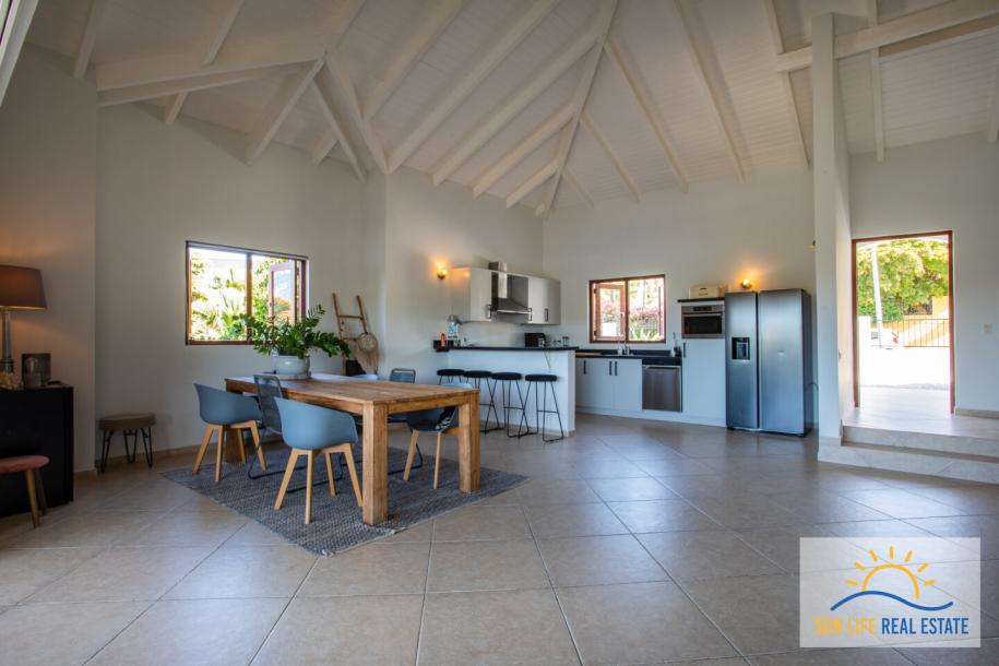 House for sale in Vista Royal-16