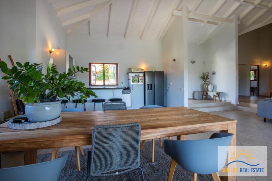 House for sale in Vista Royal-15