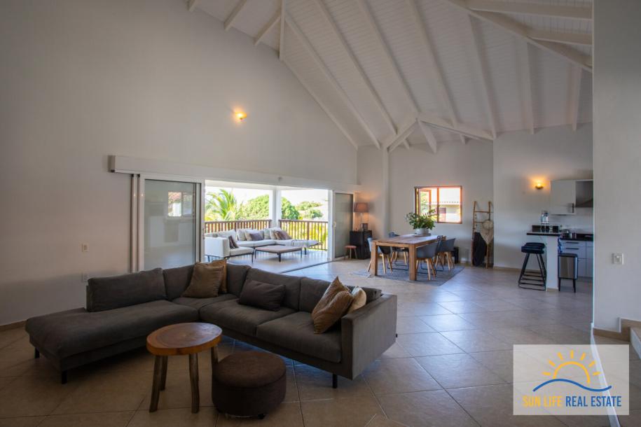 House for sale in Vista Royal-11