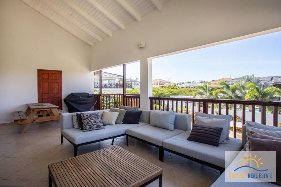 House for sale in Vista Royal-6