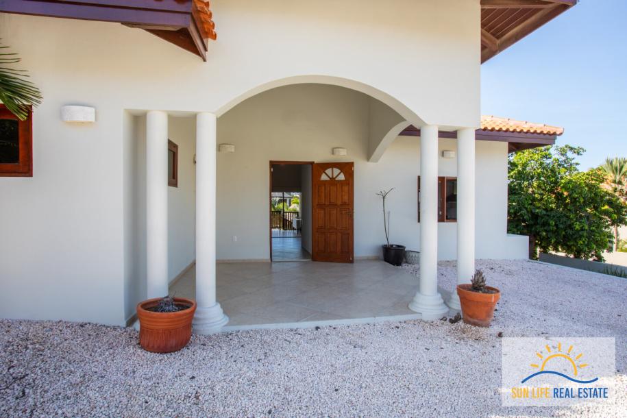 House for sale in Vista Royal-3