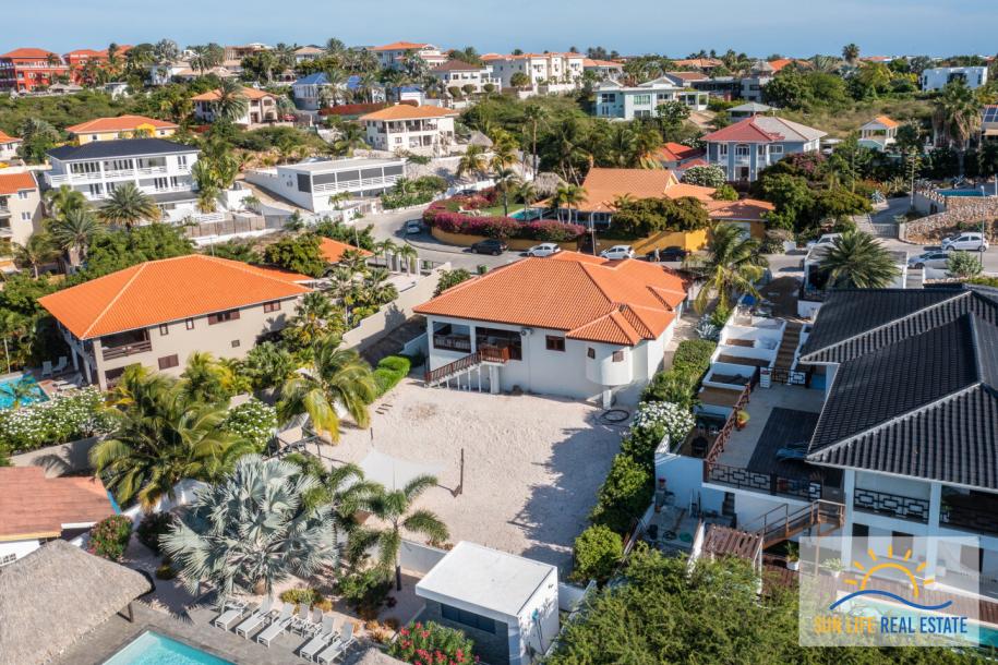 House for sale in Vista Royal-25