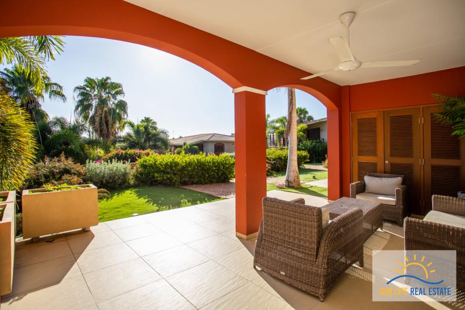 Beautiful two bedroom apartment with private beach area-28