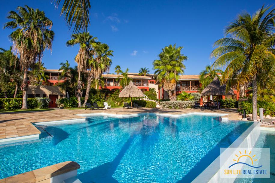 Beautiful two bedroom apartment with private beach area-29