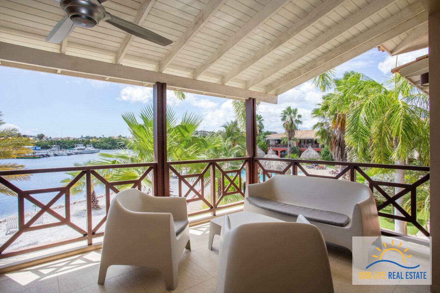 Waterfront apartment located on the first floor on a private beach