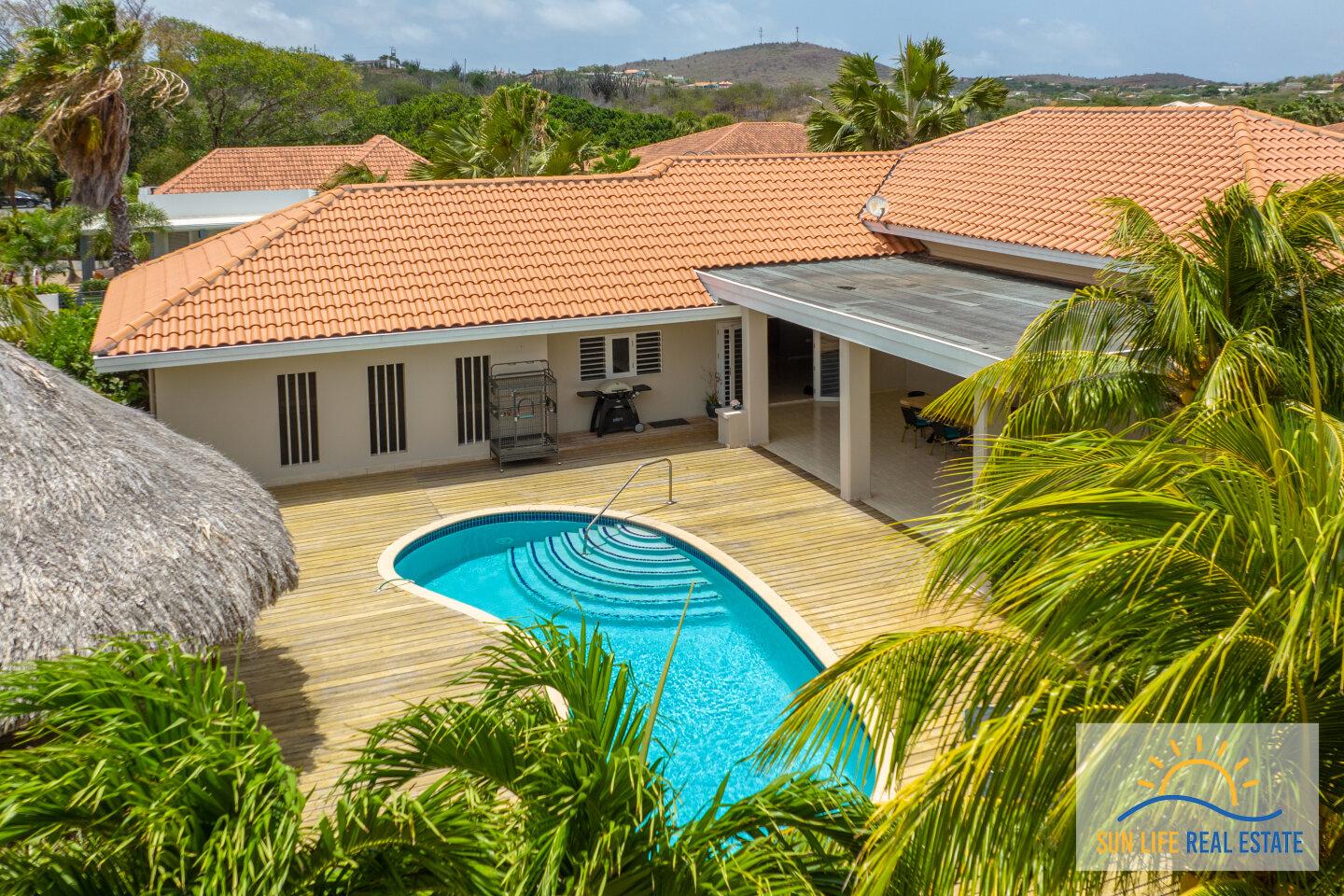 Luxury and spacious house for sale in Villapark Zuurzak