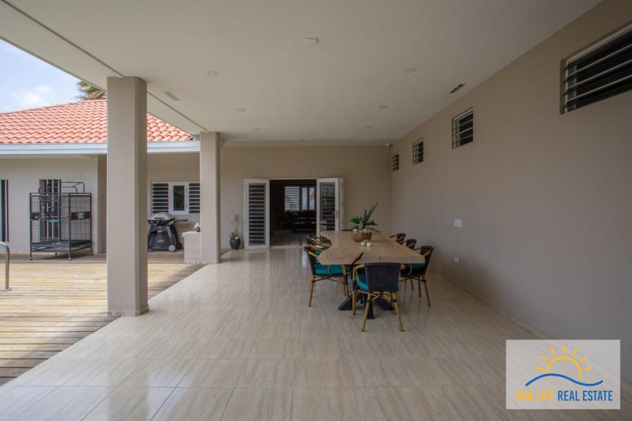 Luxury and spacious house for sale in Villapark Zuurzak-25