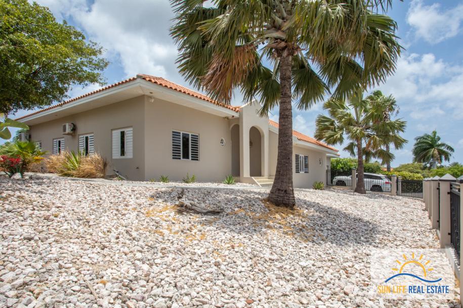 Luxury and spacious house for sale in Villapark Zuurzak-21