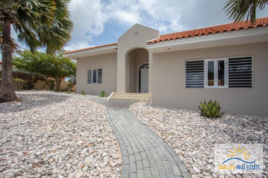 Luxury and spacious house for sale in Villapark Zuurzak-20