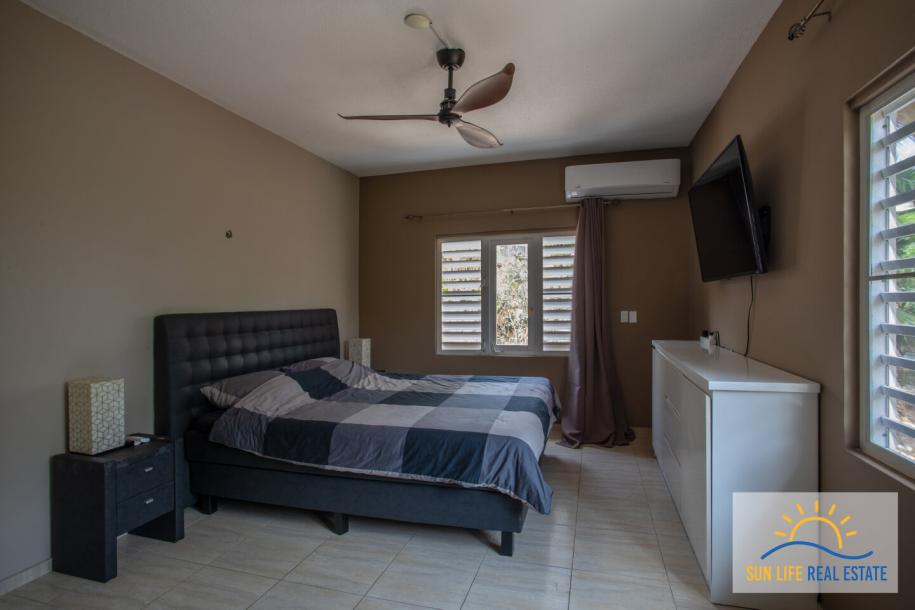 Luxury and spacious house for sale in Villapark Zuurzak-17