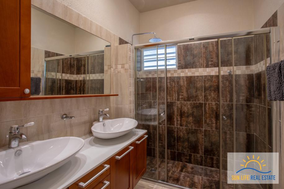 Luxury and spacious house for sale in Villapark Zuurzak-10