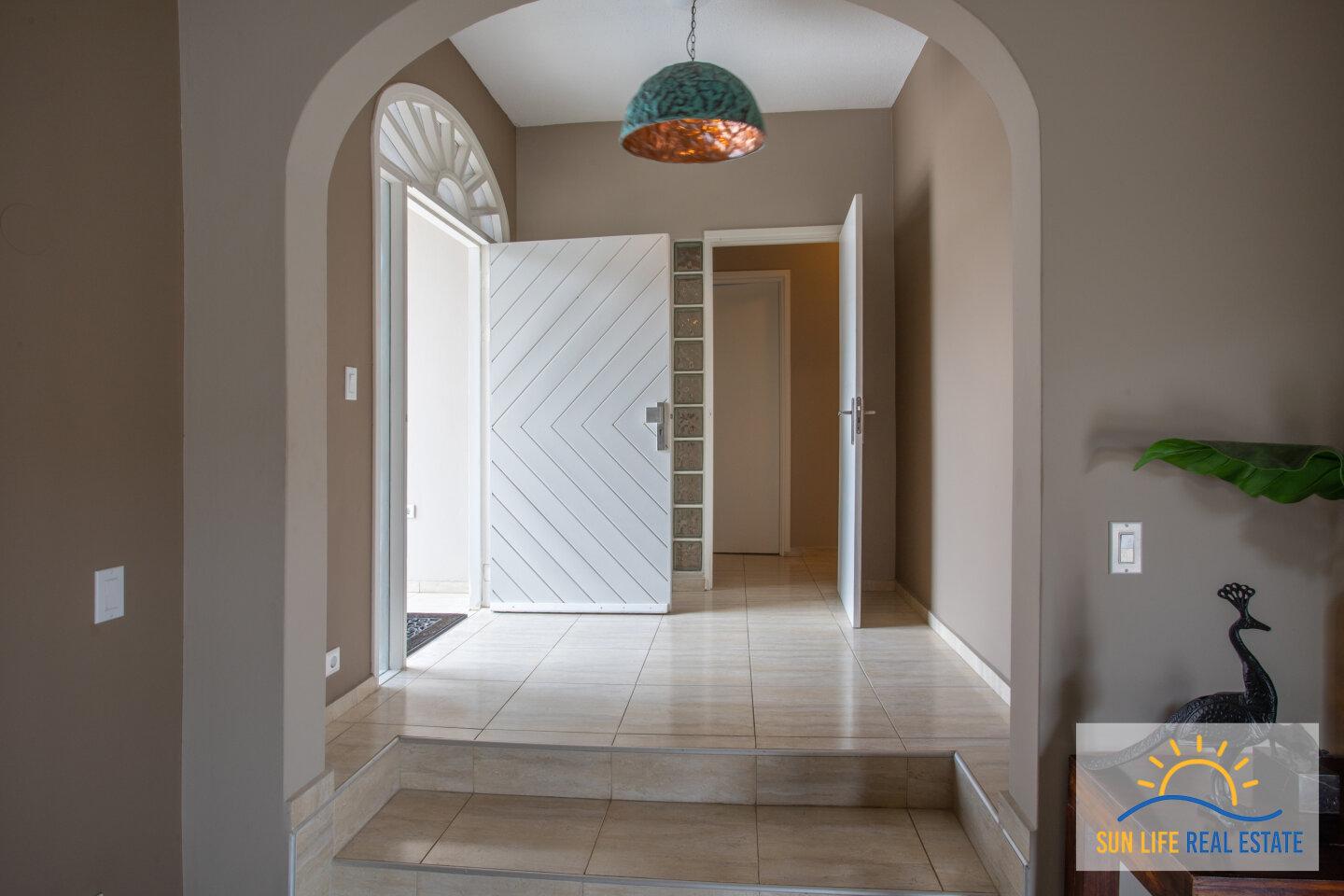 Luxury and spacious house for sale in Villapark Zuurzak