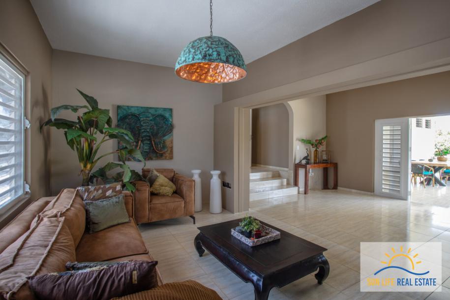 Luxury and spacious house for sale in Villapark Zuurzak-3