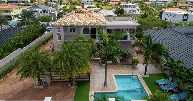 Large Villa Plus Apartments For Sale in Jan Thiel