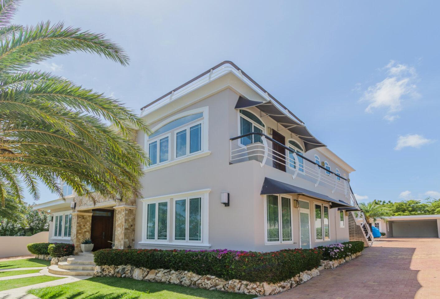 Large Villa Plus Apartments For Sale in Jan Thiel