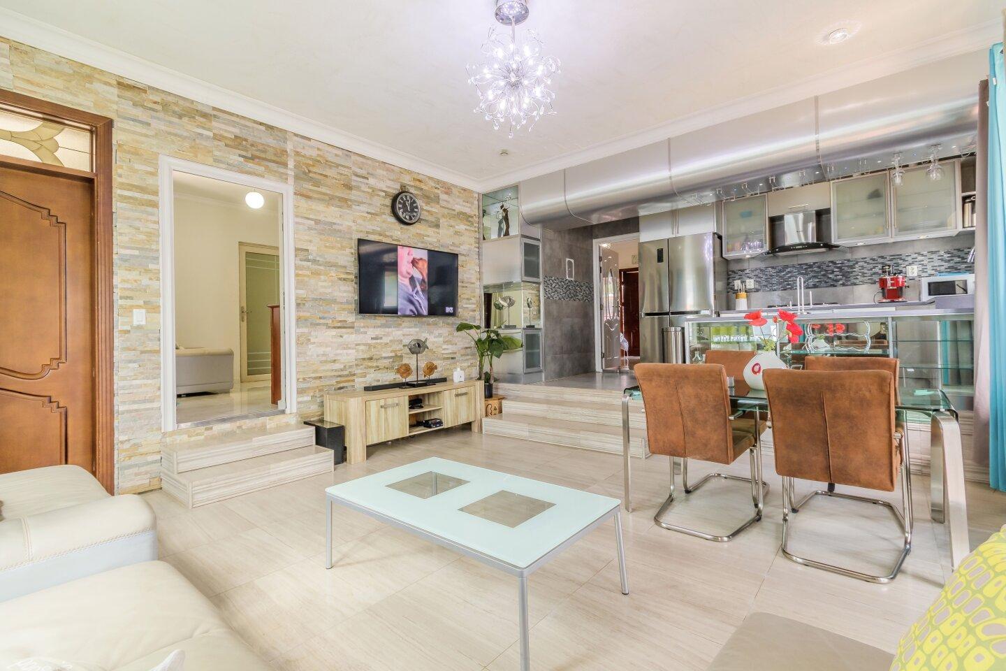 Large Villa Plus Apartments For Sale in Jan Thiel