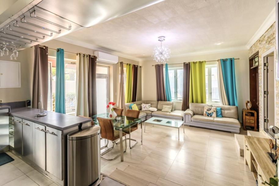 Large Villa Plus Apartments For Sale in Jan Thiel-2