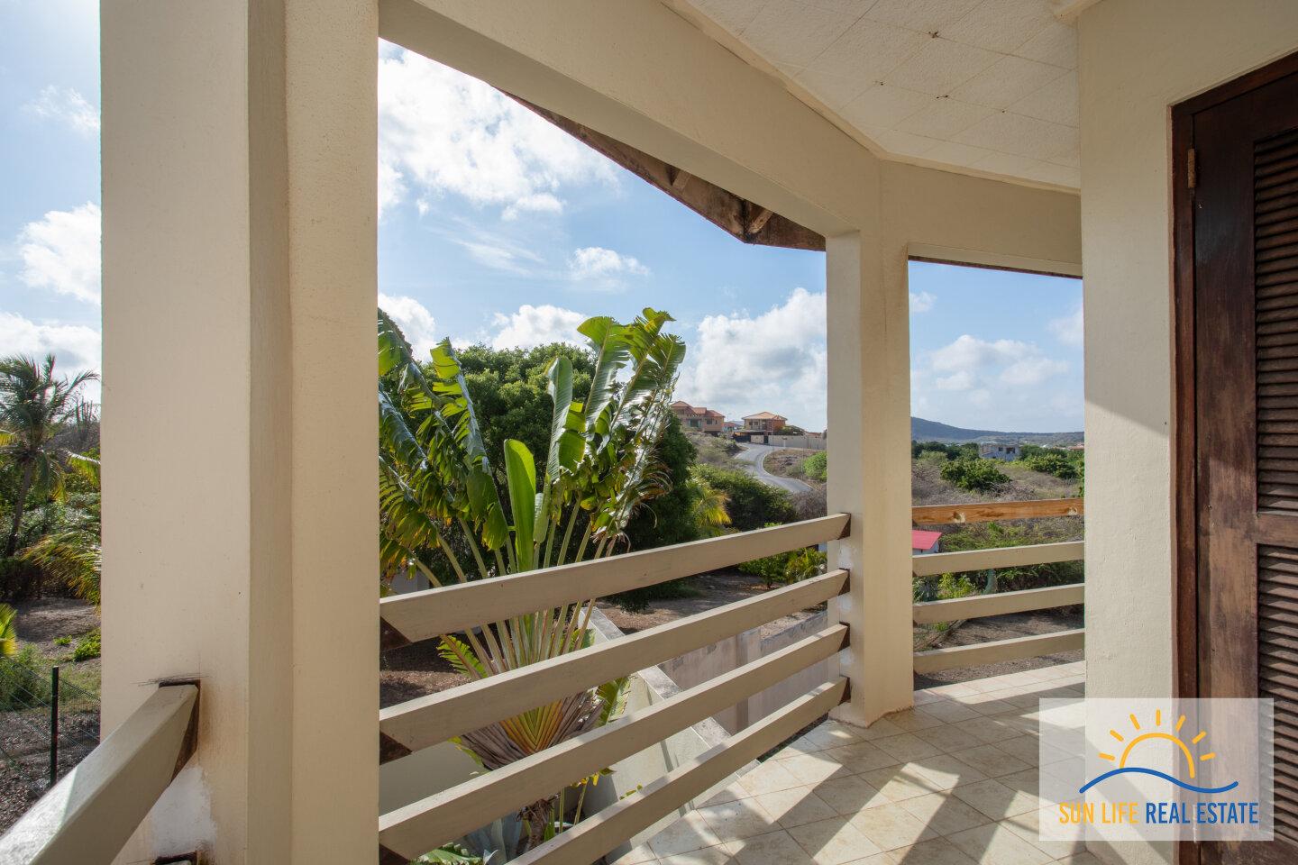 Large Fixer Up for Sale in Jan Thiel on a 1300 M2 plot