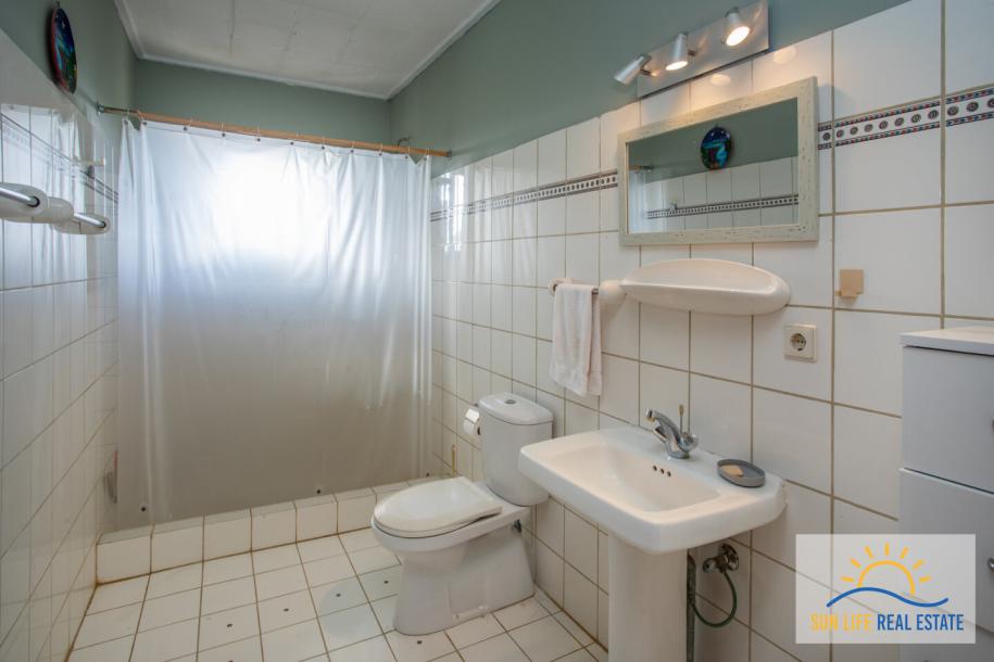 Large Fixer Up for Sale in Jan Thiel on a 1300 M2 plot-44