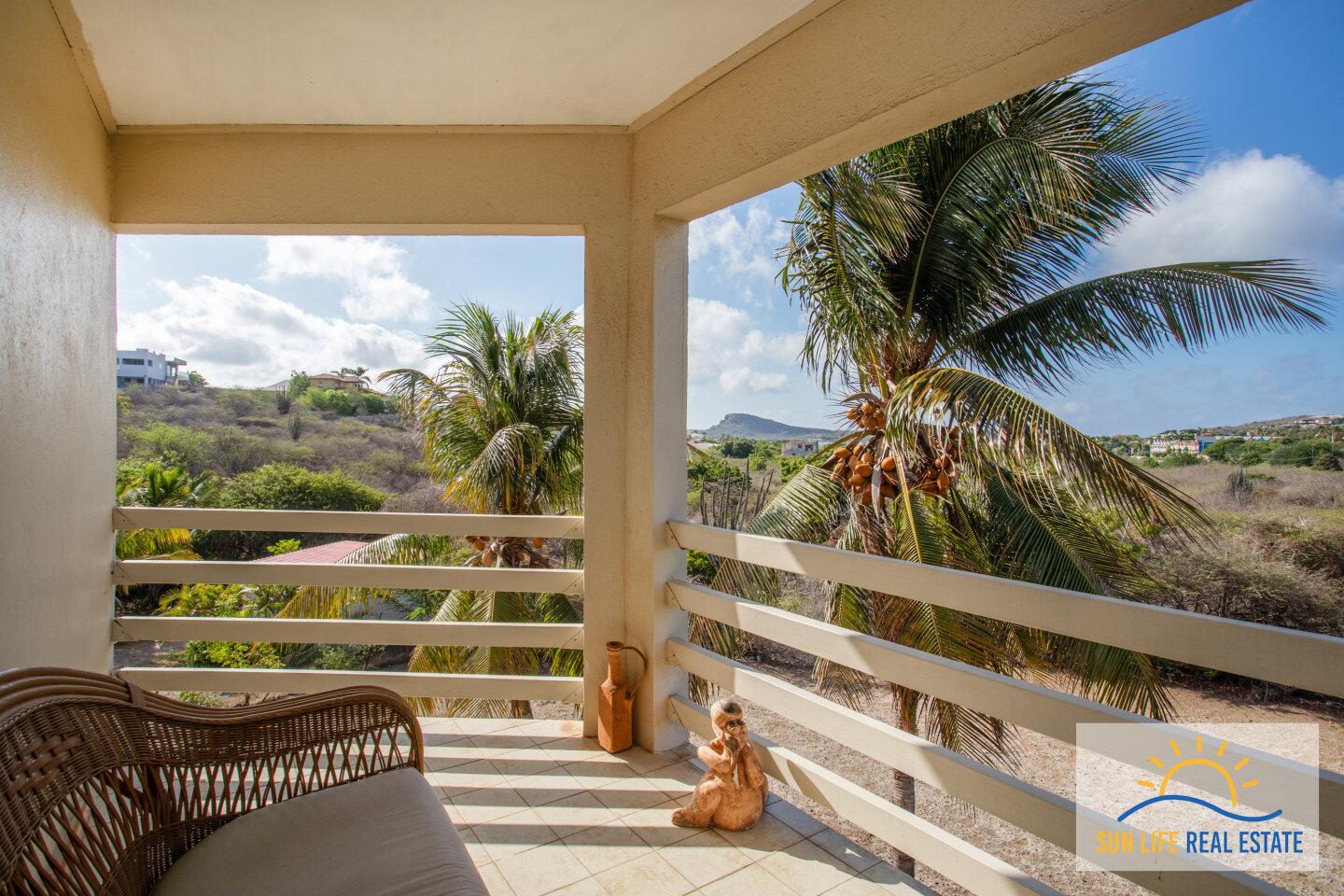 Large Fixer Up for Sale in Jan Thiel on a 1300 M2 plot