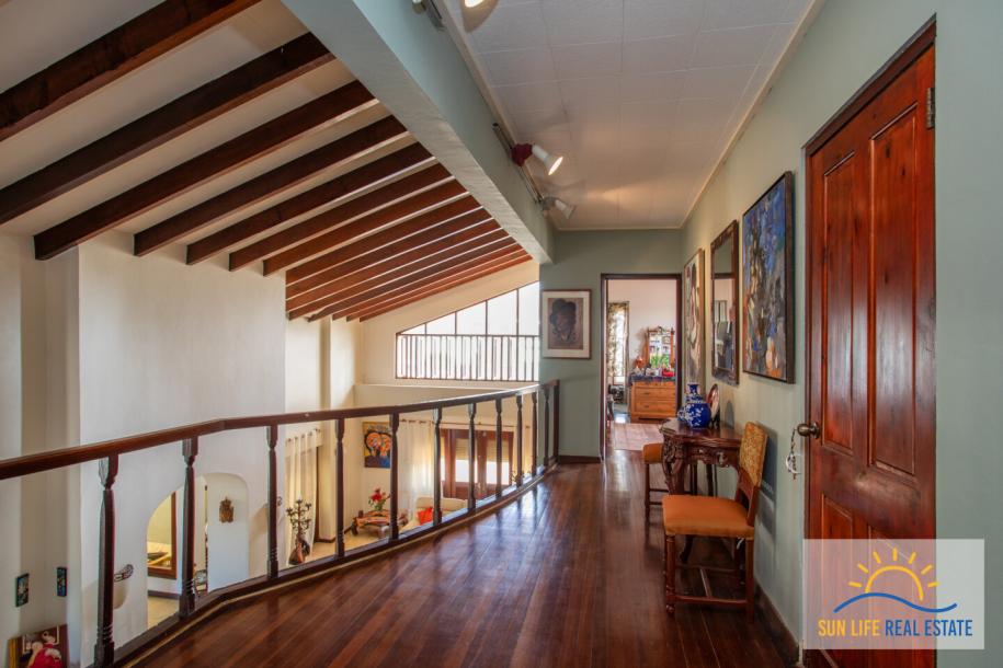 Large Fixer Up for Sale in Jan Thiel on a 1300 M2 plot-41