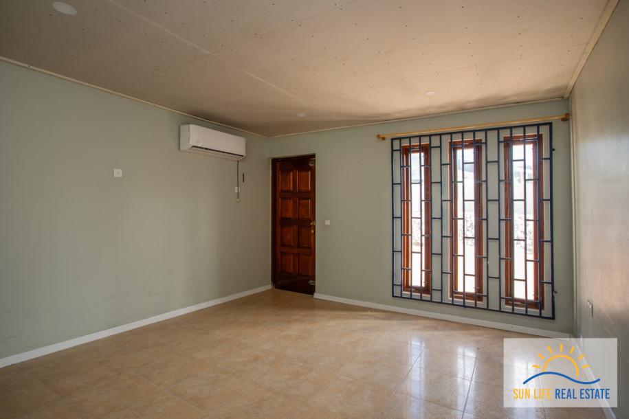 Large Fixer Up for Sale in Jan Thiel on a 1300 M2 plot-39