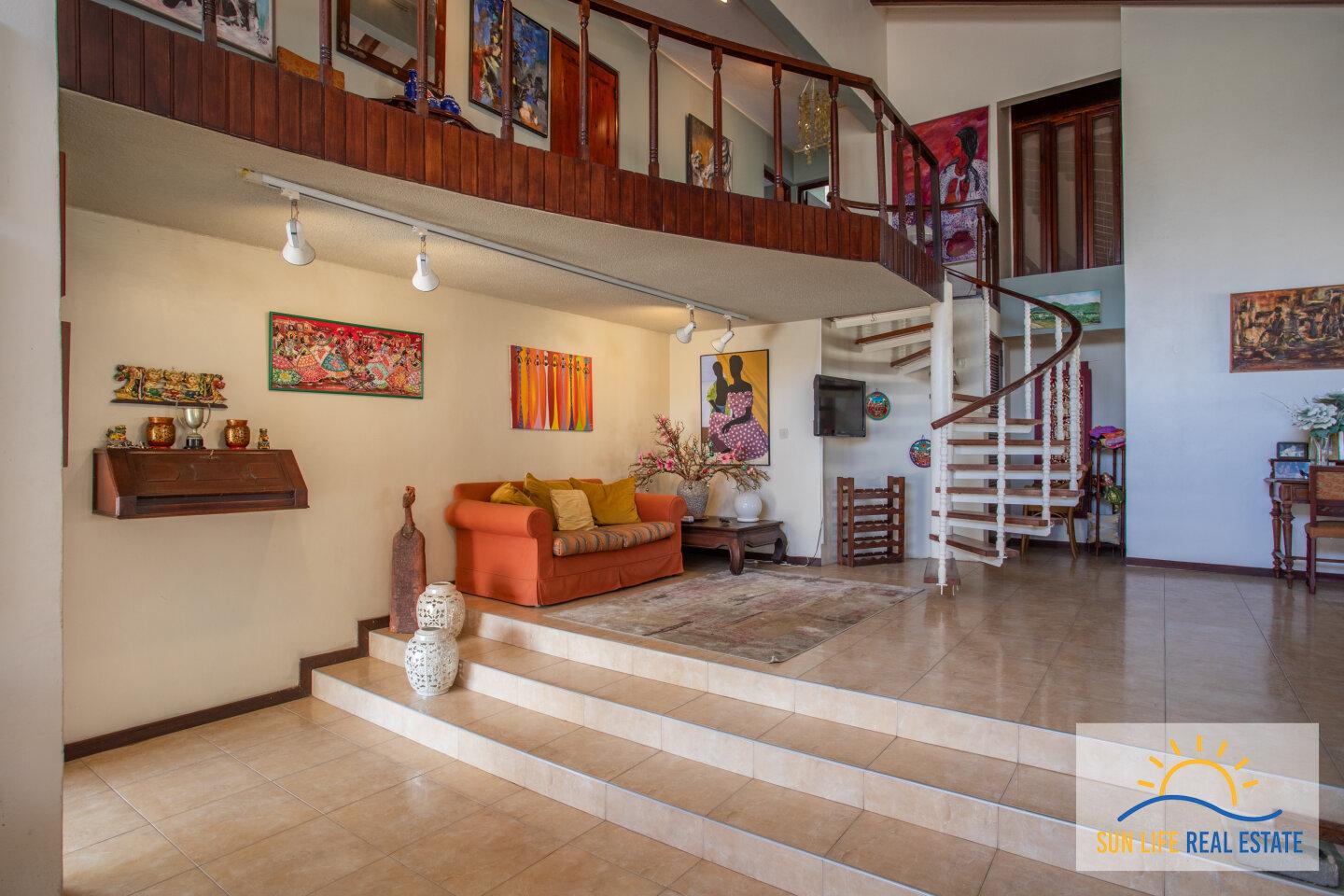 Large Fixer Up for Sale in Jan Thiel on a 1300 M2 plot