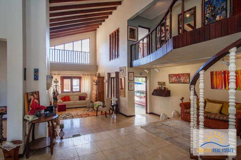 Large Fixer Up for Sale in Jan Thiel on a 1300 M2 plot-30