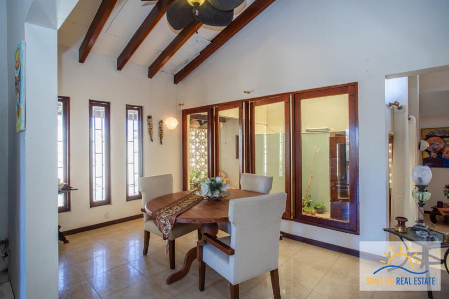 Large Fixer Up for Sale in Jan Thiel on a 1300 M2 plot-28