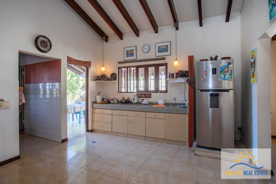 Large Fixer Up for Sale in Jan Thiel on a 1300 M2 plot-26