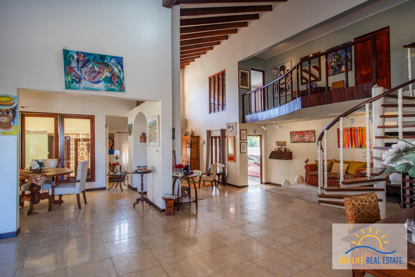 Large Fixer Up for Sale in Jan Thiel on a 1300 M2 plot