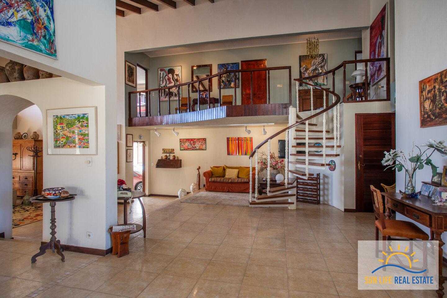 Large Fixer Up for Sale in Jan Thiel on a 1300 M2 plot