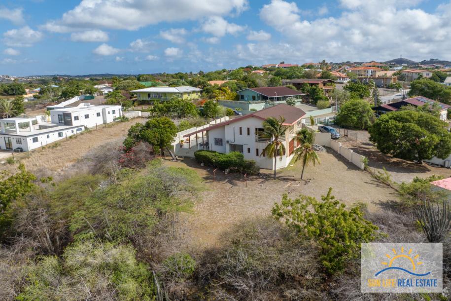 Large Fixer Up for Sale in Jan Thiel on a 1300 M2 plot-3