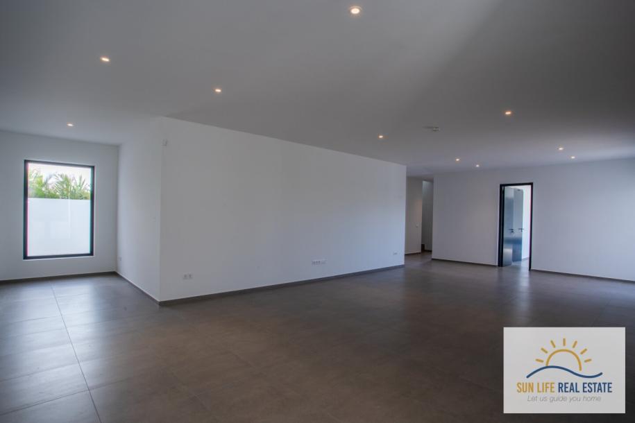 Newly Built and Modern Villa with Sea View for Sale in Vista Royal-22