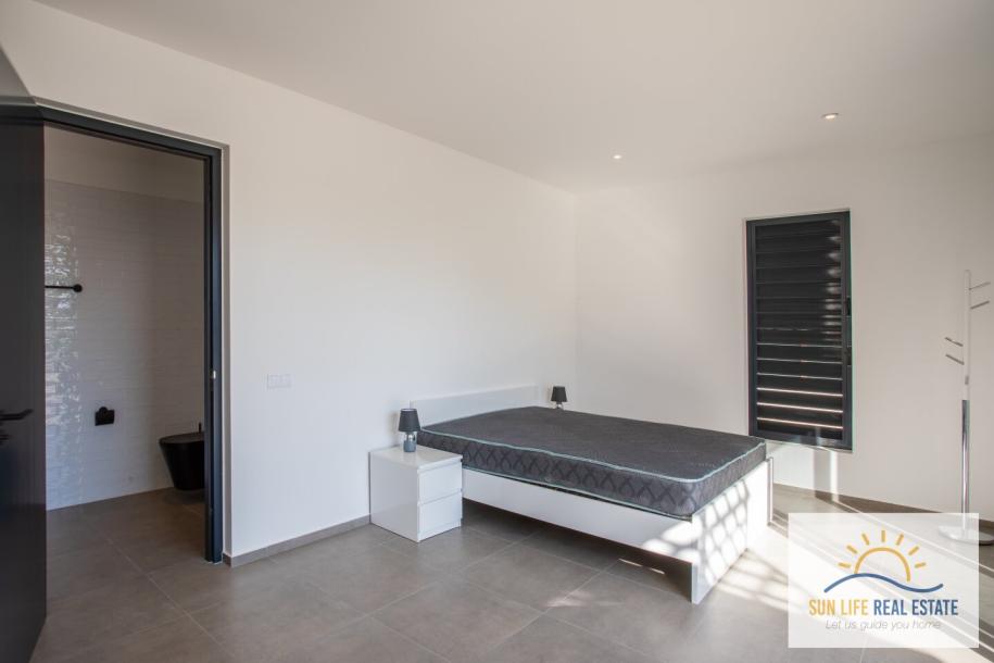 Newly Built and Modern Villa with Sea View for Sale in Vista Royal-20