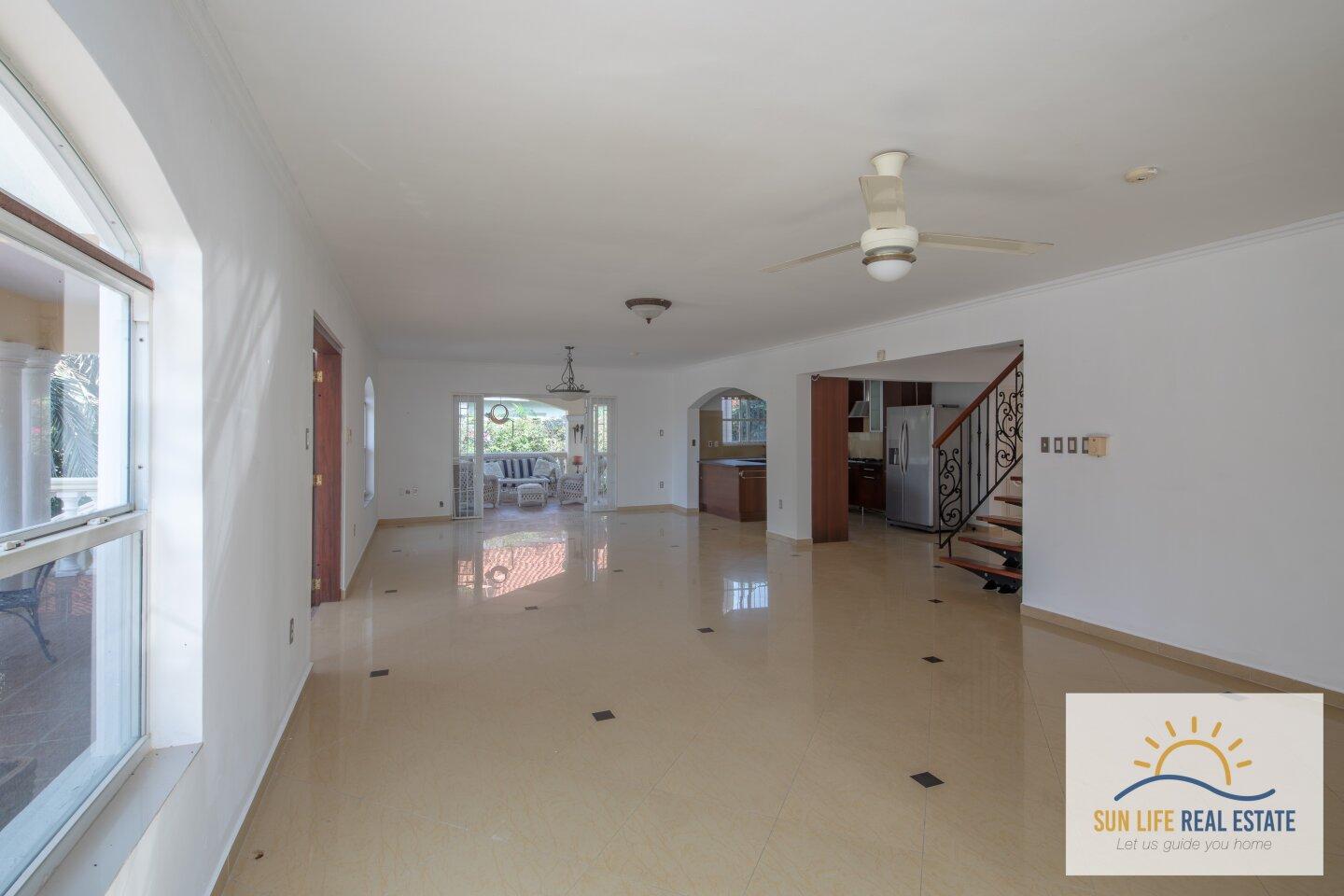 Exclusive and Spacious Residence at Villapark Zuurzak For Sale