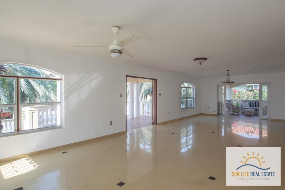 Exclusive and Spacious Residence at Villapark Zuurzak For Sale-39