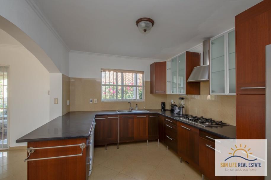 Exclusive and Spacious Residence at Villapark Zuurzak For Sale-8