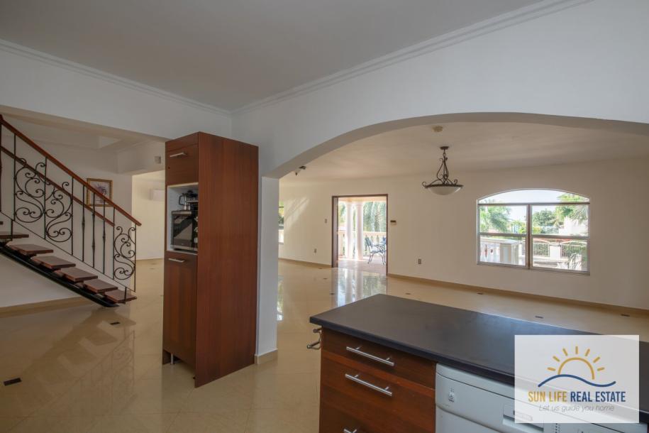 Exclusive and Spacious Residence at Villapark Zuurzak For Sale-9