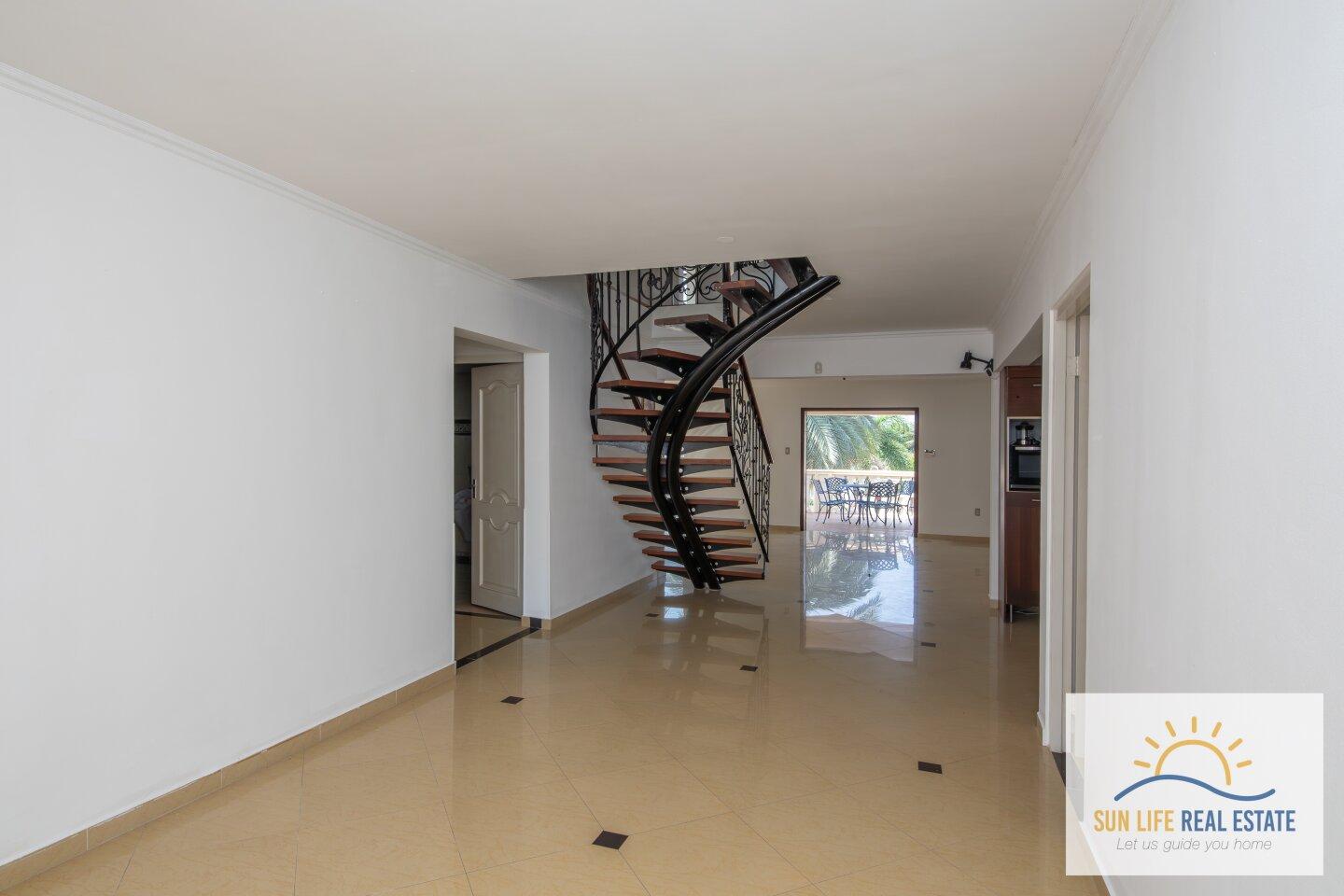 Exclusive and Spacious Residence at Villapark Zuurzak For Sale