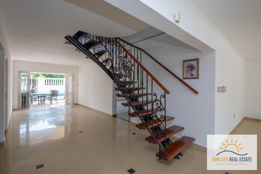 Exclusive and Spacious Residence at Villapark Zuurzak For Sale-11