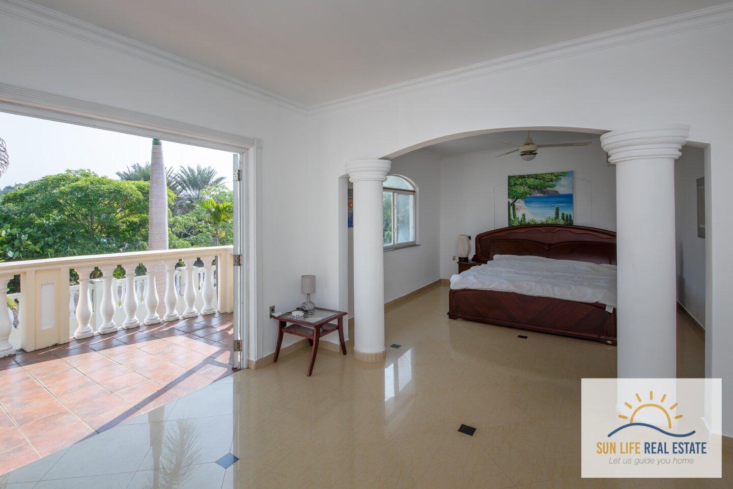 Exclusive and Spacious Residence at Villapark Zuurzak For Sale