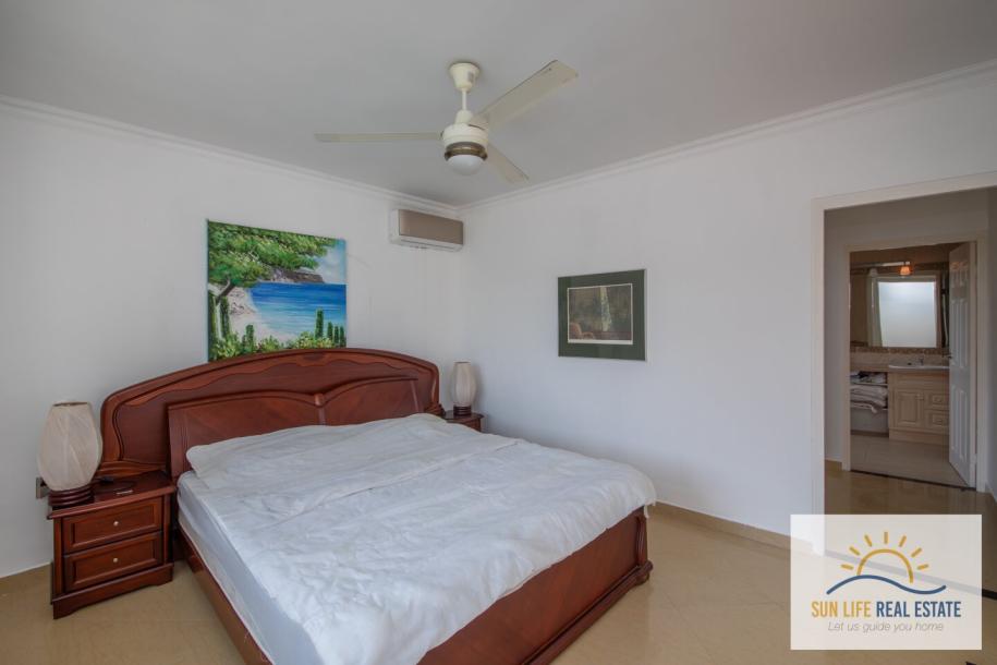 Exclusive and Spacious Residence at Villapark Zuurzak For Sale-30