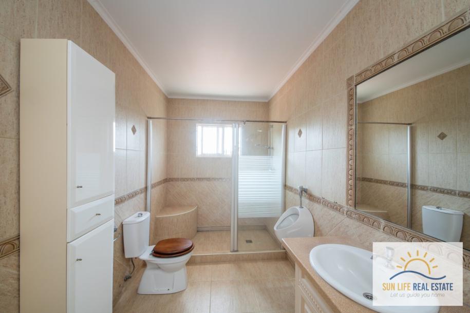 Exclusive and Spacious Residence at Villapark Zuurzak For Sale-26