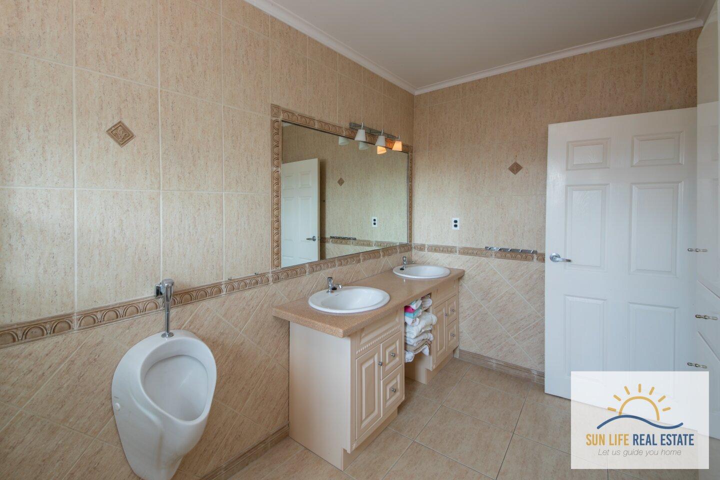 Exclusive and Spacious Residence at Villapark Zuurzak For Sale