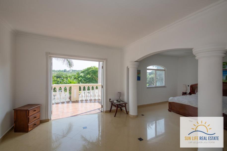 Exclusive and Spacious Residence at Villapark Zuurzak For Sale-24