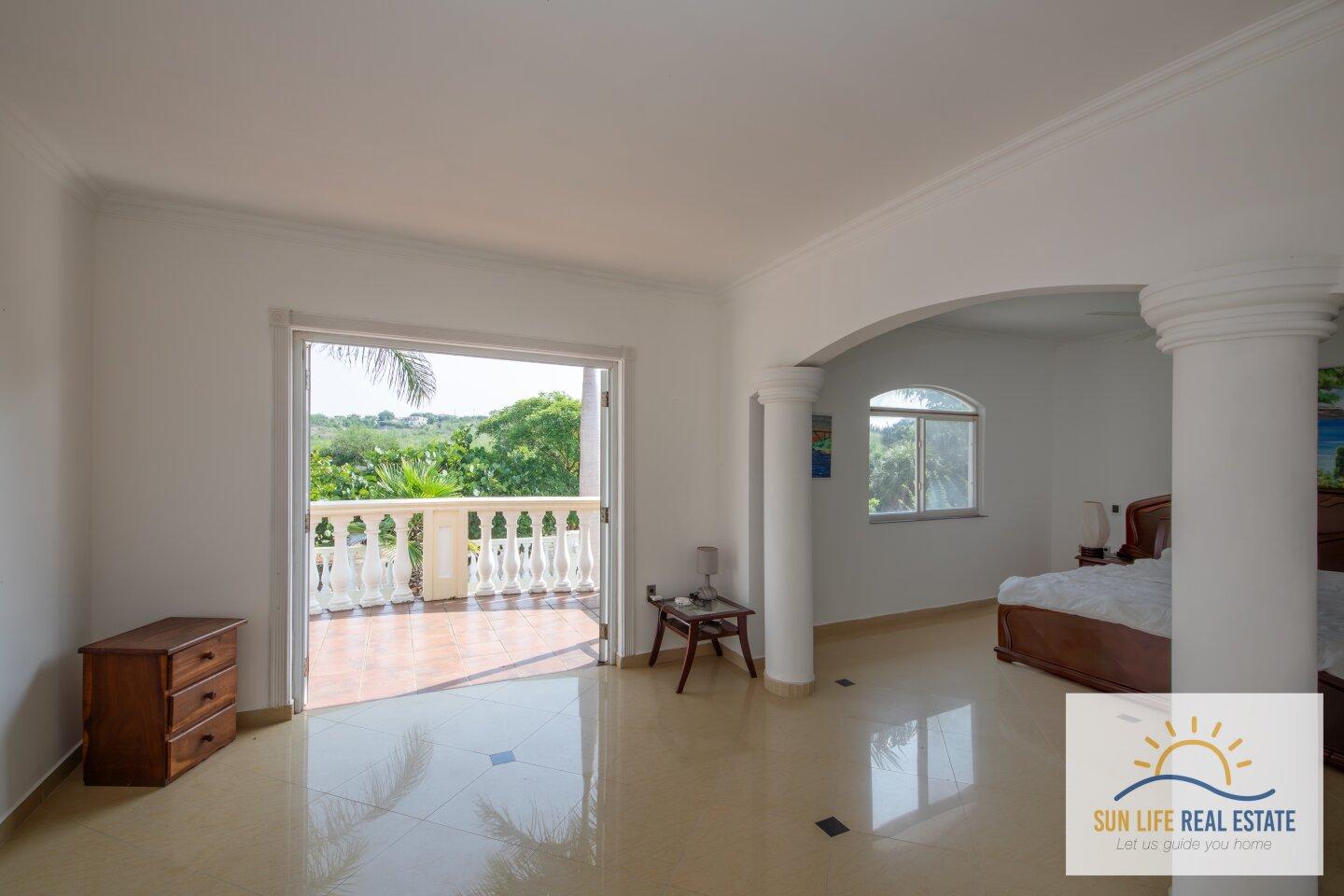 Exclusive and Spacious Residence at Villapark Zuurzak For Sale