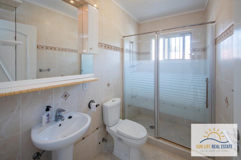 Exclusive and Spacious Residence at Villapark Zuurzak For Sale-27